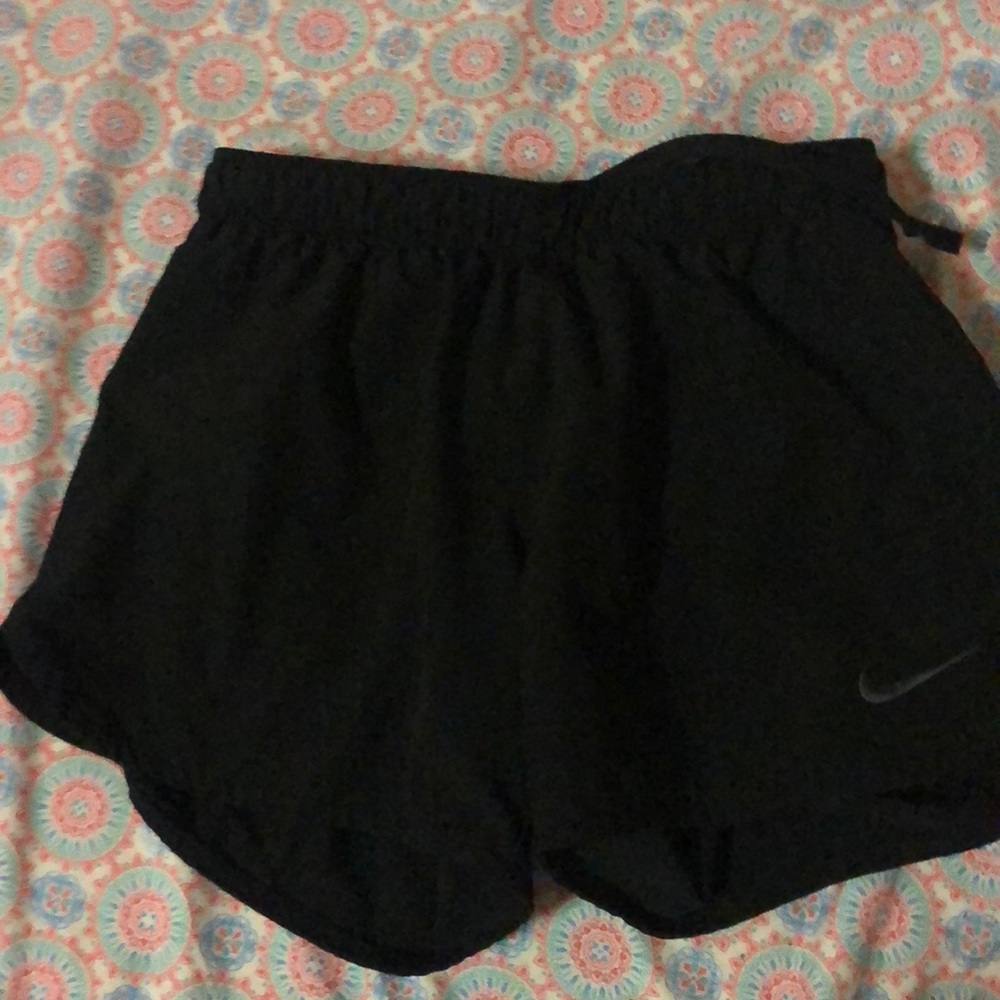 Black nike shorts